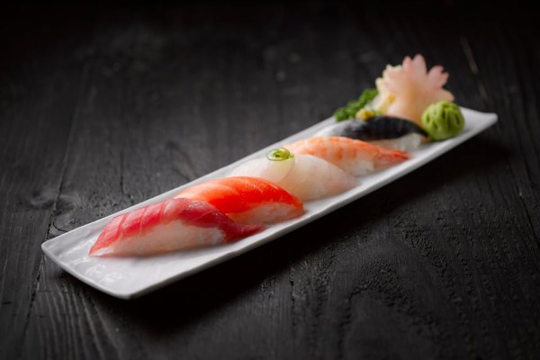 Calories Sushi : Tableau Complet des Makis, Sashimis et Rolls