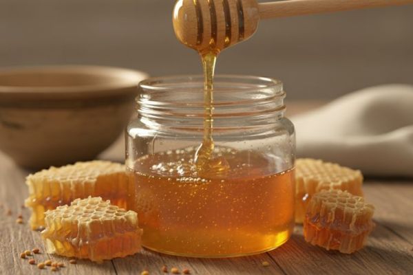 Calories du Miel : Valeur Nutritionnelle et Comparaison avec le Sucre