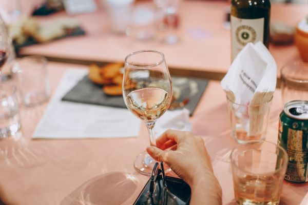 Quel est le calorie dans le vin blanc ? Nos excplications