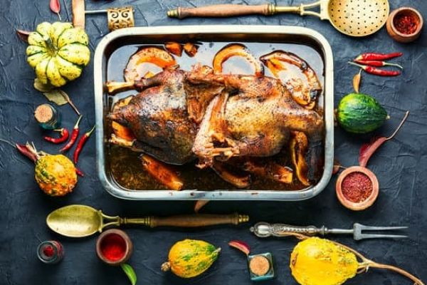 Repas de Noël : Guide Complet pour Cuisiner l'Oie Rôtie